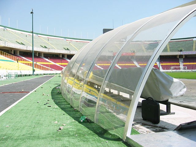 سقف نیمکت استادیوم